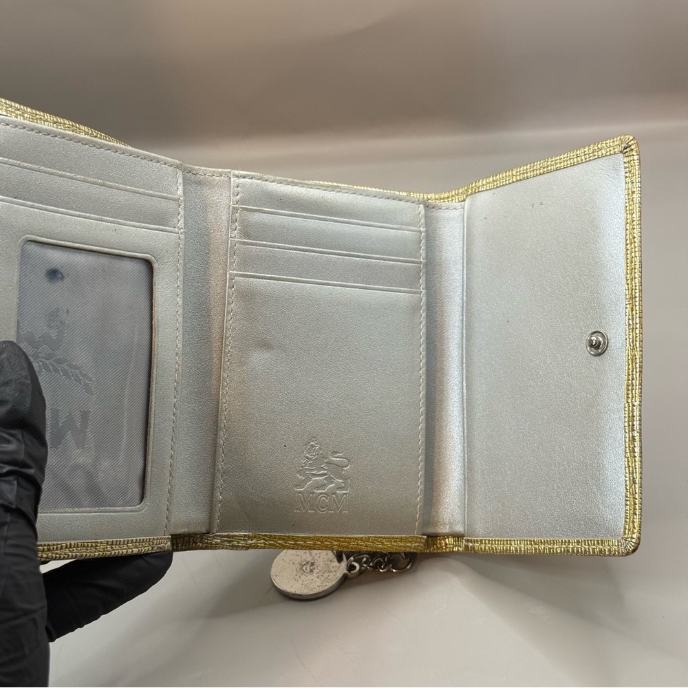 💎GUARANTEED AUTHENTIC MCM COMPACT WALLET 💎 - Picture 10 of 16